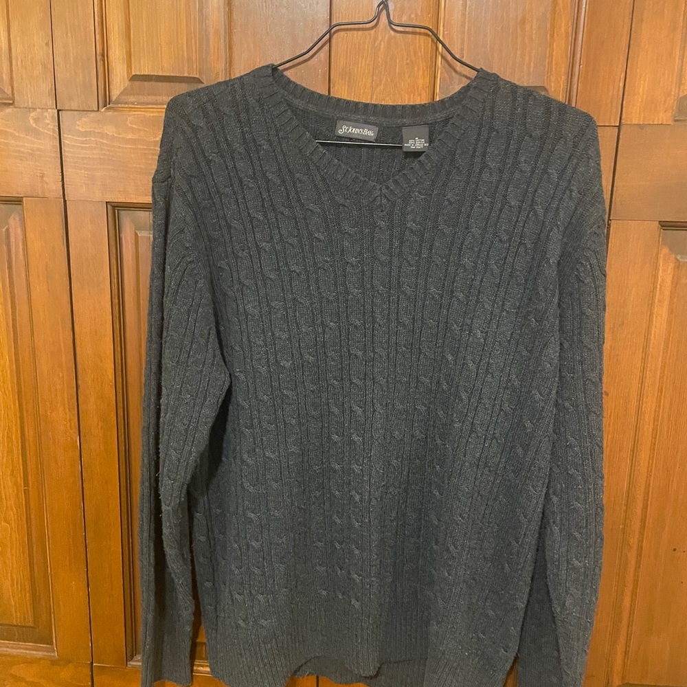 St John’s Bay Fine Gauge Men’s V neck long sleeve pullover Sweater.